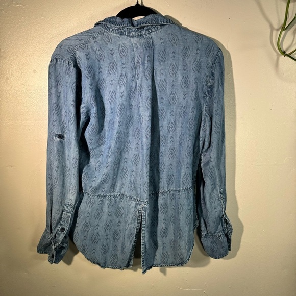 Cloth&Stone Roll Tab Sleeve Blue Tencel Button Up Shirt denim chambray tribal - Picture 7 of 14